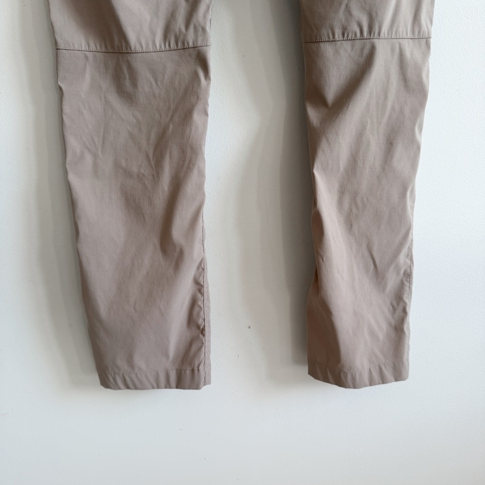 PEAK PERFORMANCE • Iconiq Outdoor Pants in Beige - Picture 10 of 15